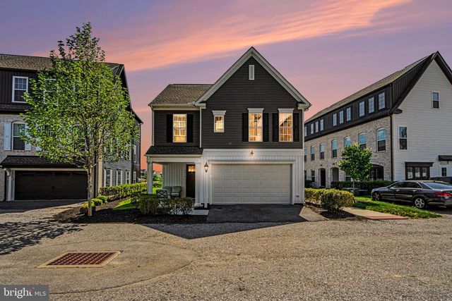 1318 REVIVAL DR, Mechanicsburg, PA 17055