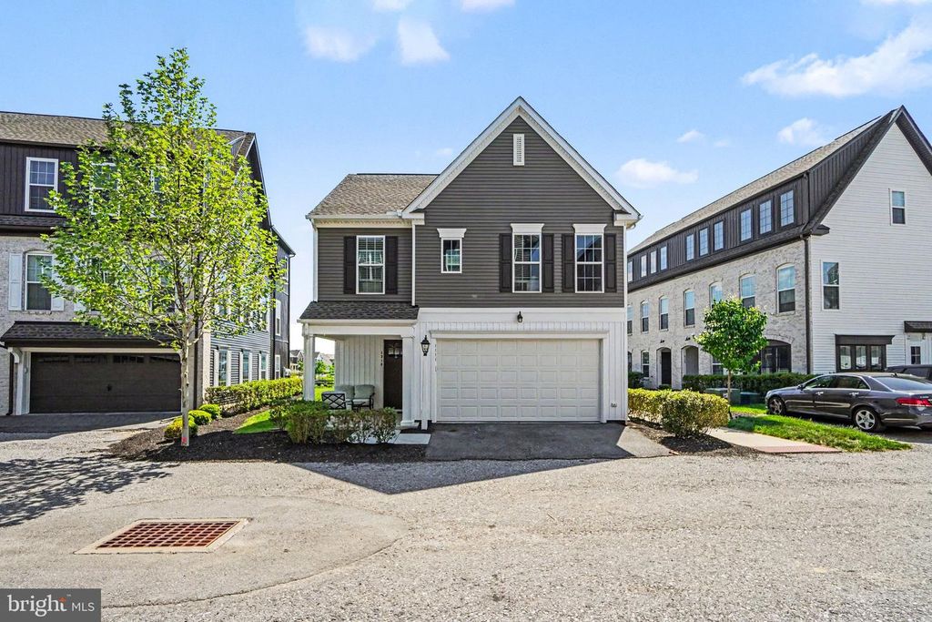 1318 REVIVAL DR, Mechanicsburg, PA 17055