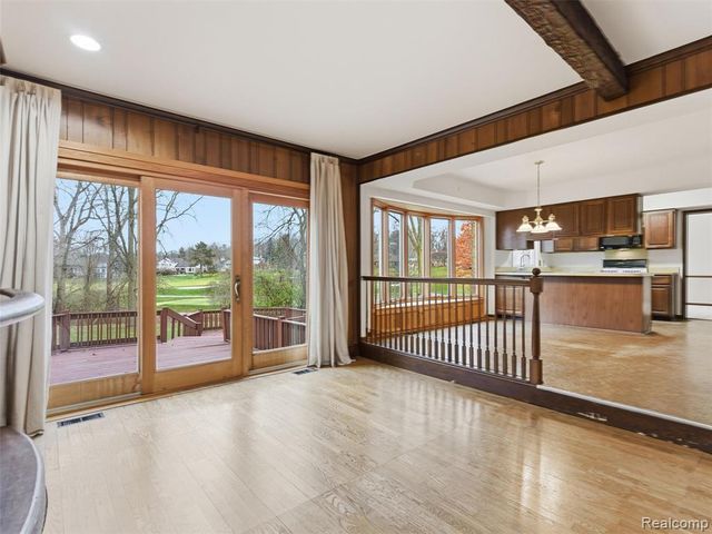 1135 Hickory Hill Drive, Rochester Hills, MI 48309