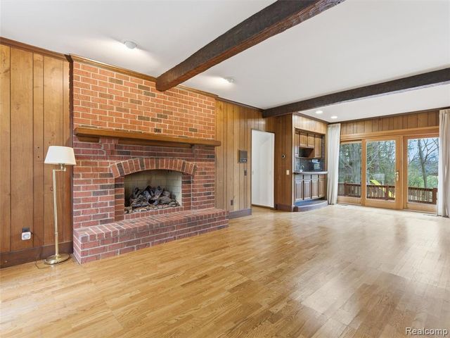 1135 Hickory Hill Drive, Rochester Hills, MI 48309