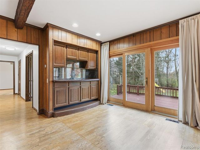 1135 Hickory Hill Drive, Rochester Hills, MI 48309