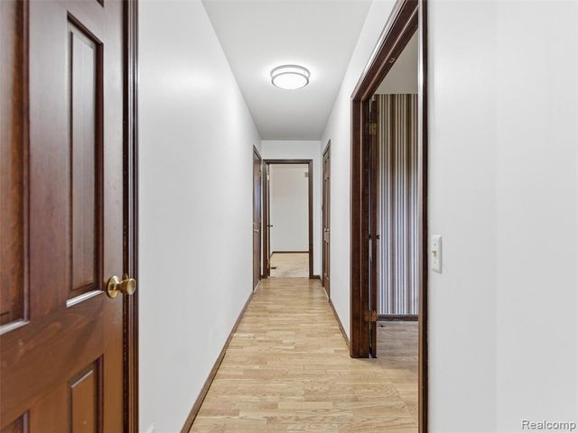 1135 Hickory Hill Drive, Rochester Hills, MI 48309