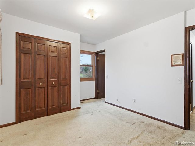 1135 Hickory Hill Drive, Rochester Hills, MI 48309