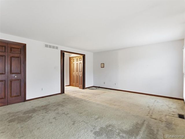 1135 Hickory Hill Drive, Rochester Hills, MI 48309