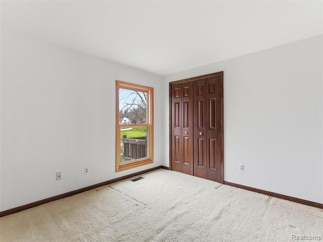 1135 Hickory Hill Drive, Rochester Hills, MI 48309