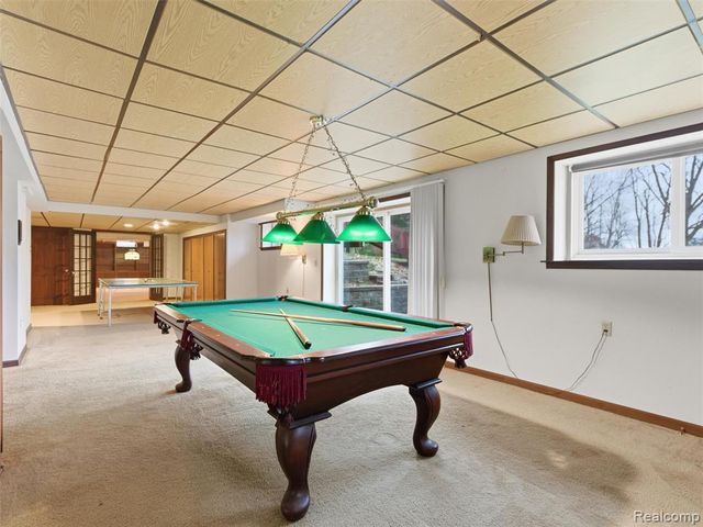 1135 Hickory Hill Drive, Rochester Hills, MI 48309