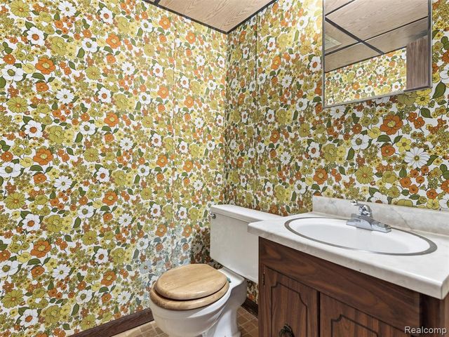 1135 Hickory Hill Drive, Rochester Hills, MI 48309