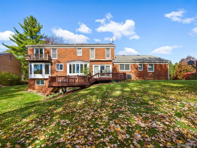 1135 Hickory Hill Drive, Rochester Hills, MI 48309