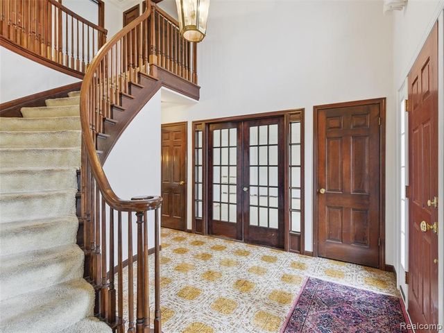 1135 Hickory Hill Drive, Rochester Hills, MI 48309