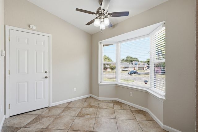 2606 Worth Forest Court, Arlington, TX 76016