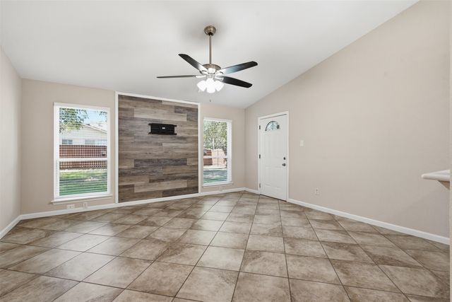 2606 Worth Forest Court, Arlington, TX 76016