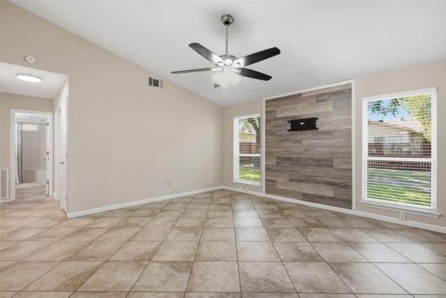 2606 Worth Forest Court, Arlington, TX 76016