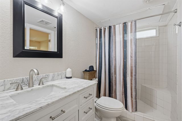 2606 Worth Forest Court, Arlington, TX 76016