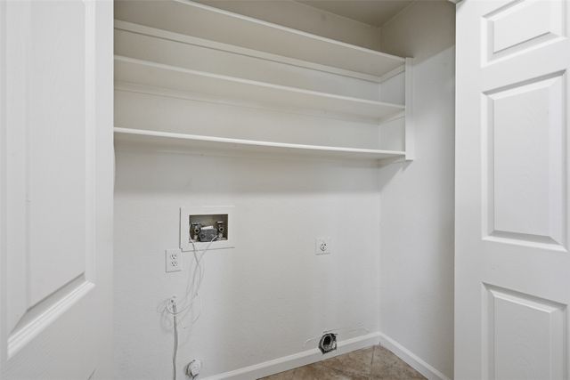 2606 Worth Forest Court, Arlington, TX 76016