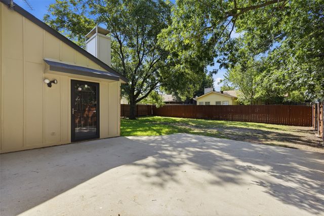 2606 Worth Forest Court, Arlington, TX 76016