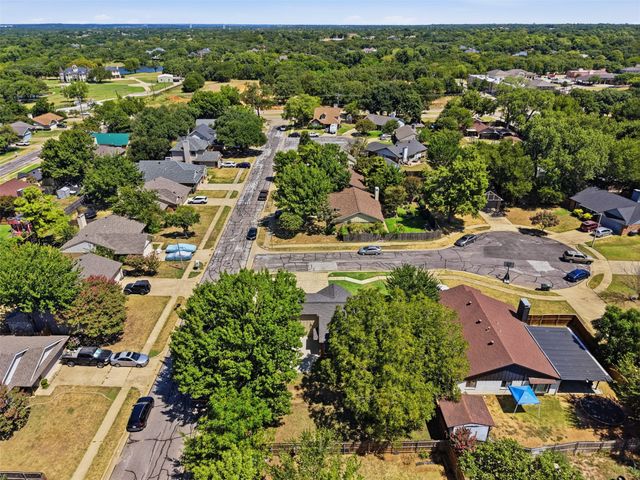 2606 Worth Forest Court, Arlington, TX 76016