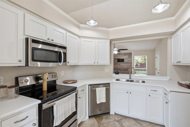 2606 Worth Forest Court, Arlington, TX 76016