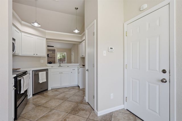 2606 Worth Forest Court, Arlington, TX 76016