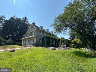 1461 HUNSICKER RD, Lancaster, PA 17601