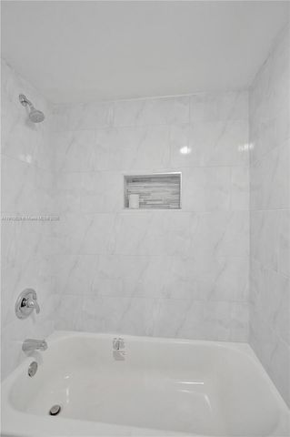 4220 NW 21st St 206, Lauderhill, FL 33313