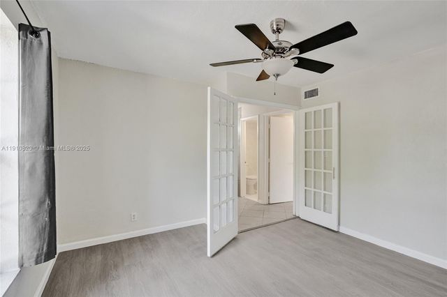 4220 NW 21st St 206, Lauderhill, FL 33313