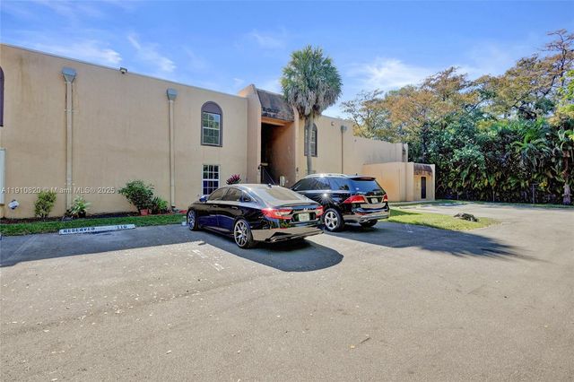 4220 NW 21st St 206, Lauderhill, FL 33313