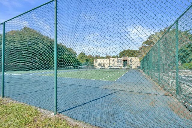 4220 NW 21st St 206, Lauderhill, FL 33313