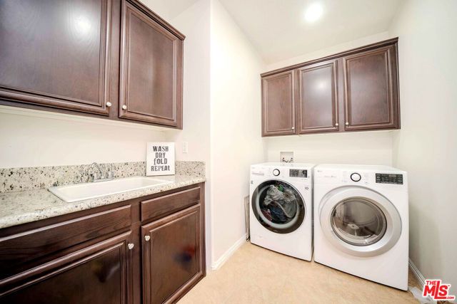 9849 Dreams Lane, San Fernando, CA 91345