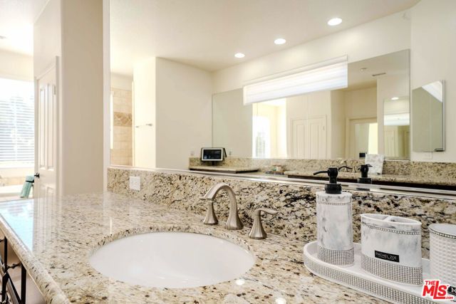 9849 Dreams Lane, San Fernando, CA 91345