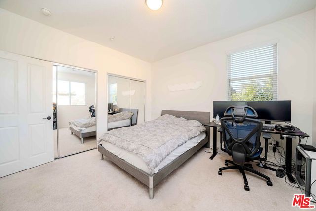 9849 Dreams Lane, San Fernando, CA 91345