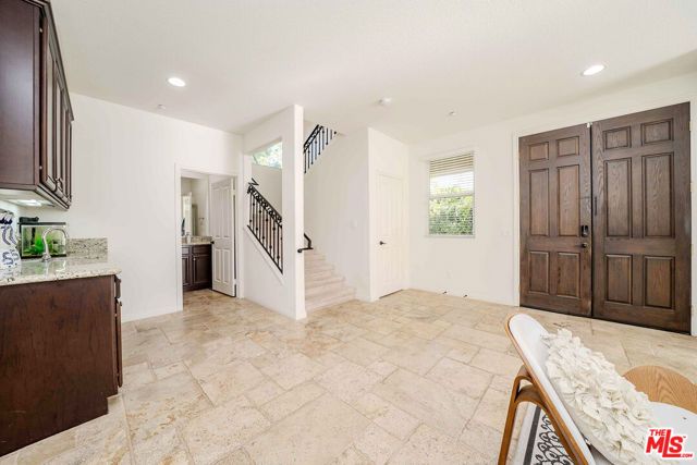 9849 Dreams Lane, San Fernando, CA 91345