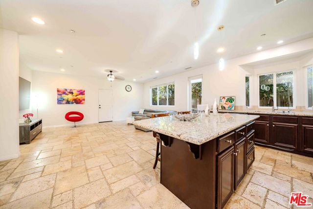 9849 Dreams Lane, San Fernando, CA 91345