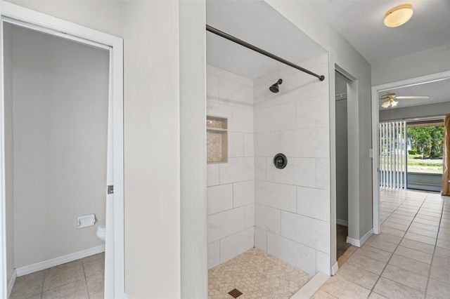 7807 38TH COURT E, Sarasota, FL 34243