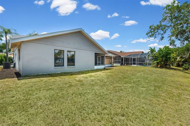 7807 38TH COURT E, Sarasota, FL 34243