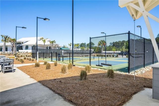 585 Laurel Oak Ave, Hardeeville, SC 29927