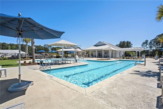 585 Laurel Oak Ave, Hardeeville, SC 29927