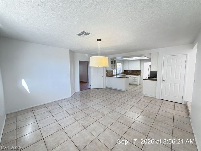 2817 Crystal Cove, Las Vegas, NV 89117