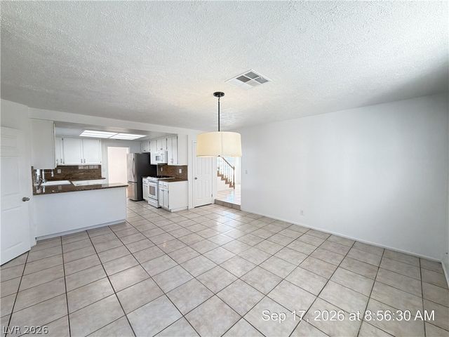 2817 Crystal Cove, Las Vegas, NV 89117