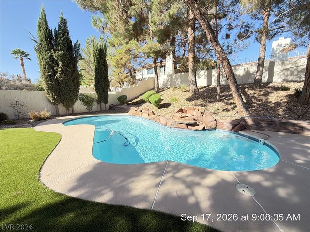2817 Crystal Cove, Las Vegas, NV 89117