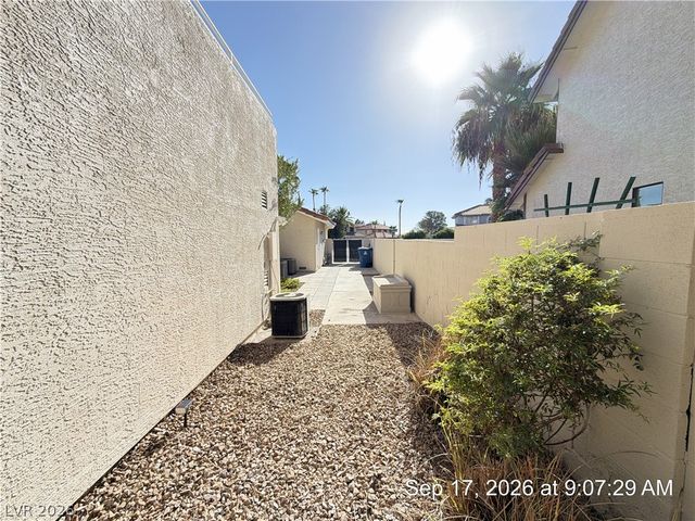 2817 Crystal Cove, Las Vegas, NV 89117
