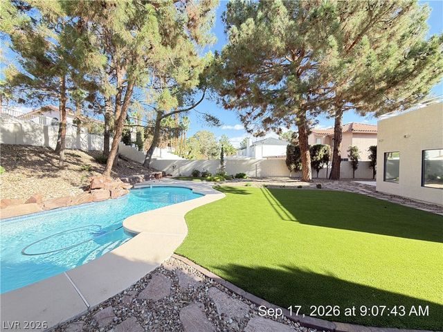 2817 Crystal Cove, Las Vegas, NV 89117