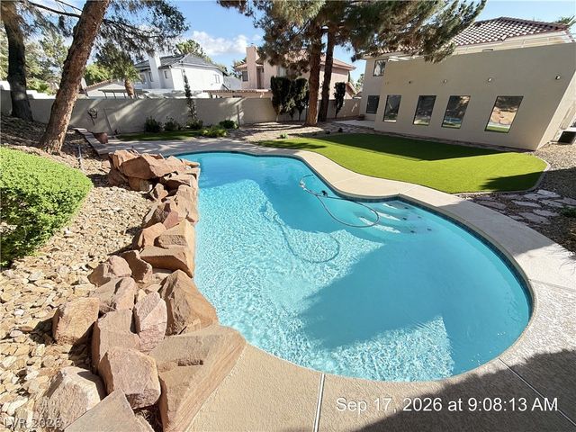 2817 Crystal Cove, Las Vegas, NV 89117