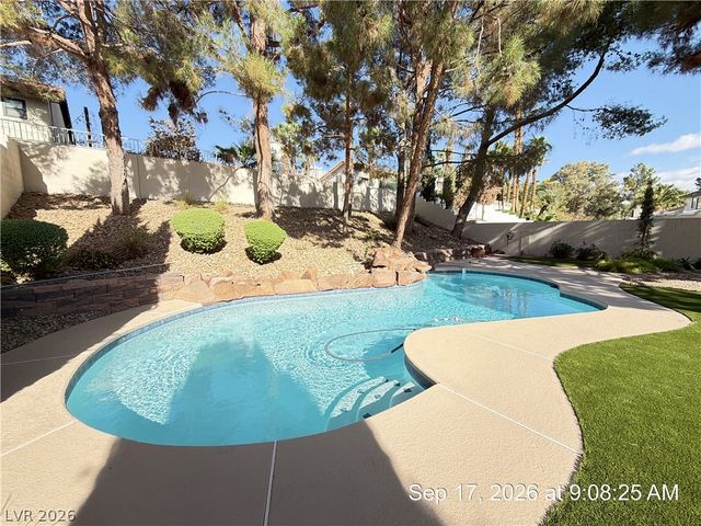 2817 Crystal Cove, Las Vegas, NV 89117