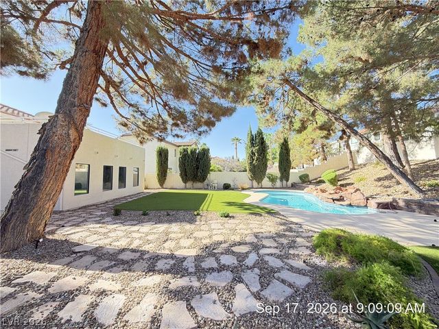 2817 Crystal Cove, Las Vegas, NV 89117
