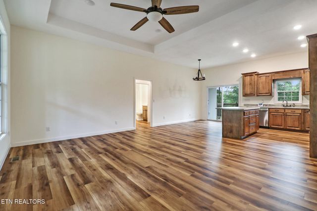 528 St Anthony Drive, Jamestown, TN 38556