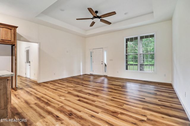 528 St Anthony Drive, Jamestown, TN 38556