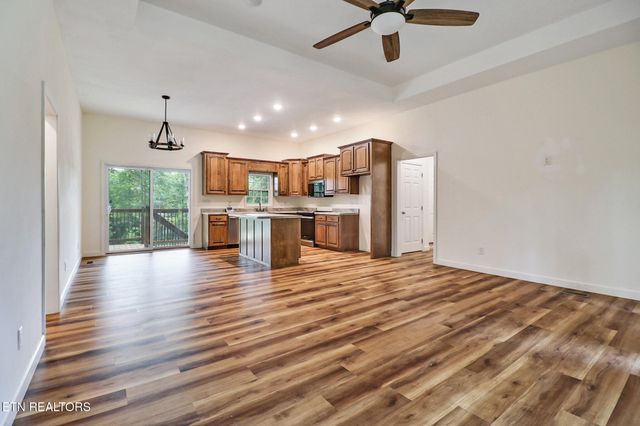 528 St Anthony Drive, Jamestown, TN 38556