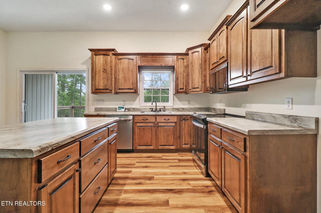 528 St Anthony Drive, Jamestown, TN 38556