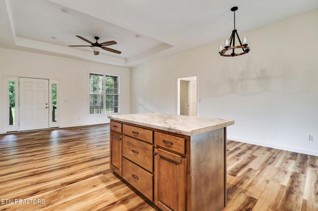 528 St Anthony Drive, Jamestown, TN 38556