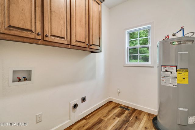 528 St Anthony Drive, Jamestown, TN 38556